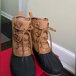 Universal thread size 9 boots
